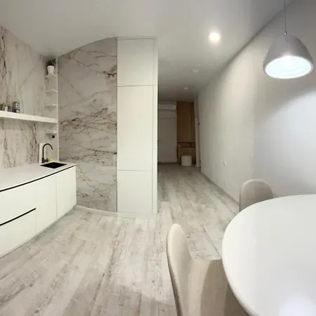Apartment Bila Perlyna - люкс, пляж, паркінг, укриття *